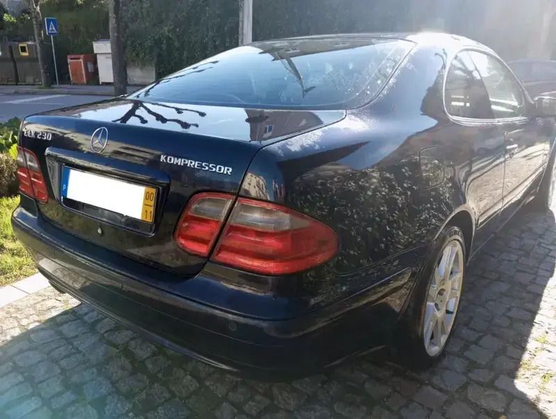 Usado Mercedes CLK230 197 HP (144 kW) 2000 Azul Coupé