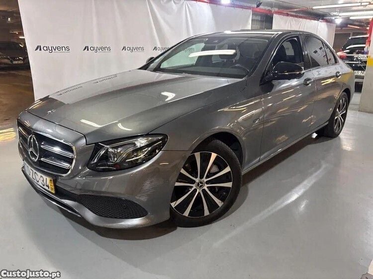 Cinza Usado 2019 Mercedes E300 Avantgarde | € 35.500 (Preço justo) - Imagem 1/1