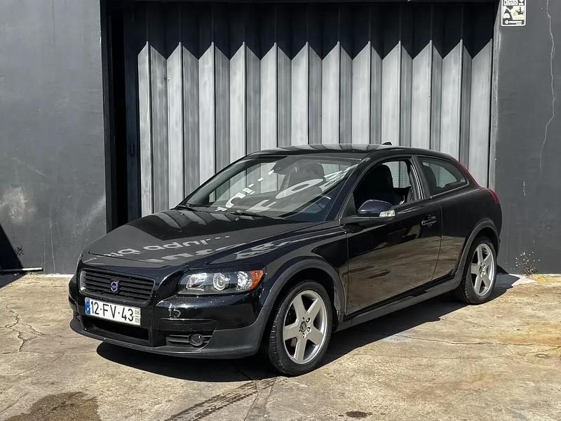 Preto Usado 2008 Volvo C30 Momentum Citadino | € 5.490 - Imagem 1/4