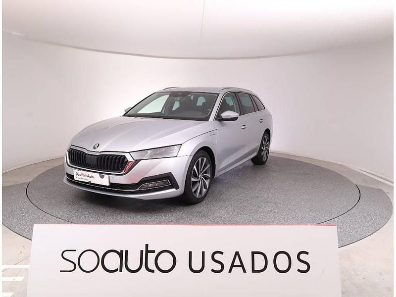 Cinzento Usado 2021 Skoda Octavia Carrinha | € 23.990 (Preço justo) - Imagem 1/4