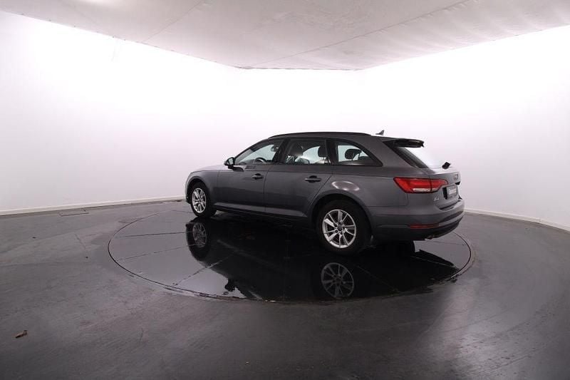 Usado Audi A4 Business 150 HP (110 kW) 2016 Cinzento Carrinha