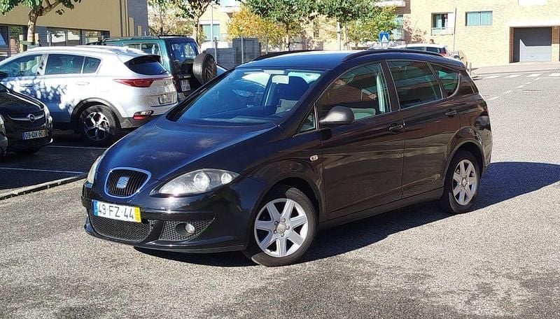 Usado 2008 Seat Altea XL Monovolume | € 2.450 - Imagem 1/4