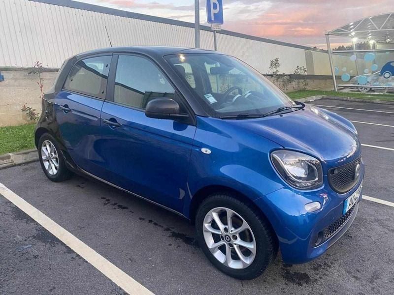 Azul Usado 2018 Smart ForFour Passion Citadino | € 9.900 (Preço justo) - Imagem 1/4