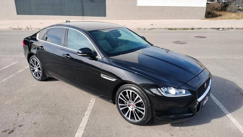 Preto Usado 2016 Jaguar XF Sedan | € 17.250 (Preço justo) - Imagem 1/4