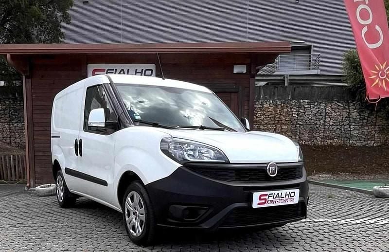 Branco Usado 2021 Fiat Doblò Monovolume | € 10.750 (Bom preço) - Imagem 1/4