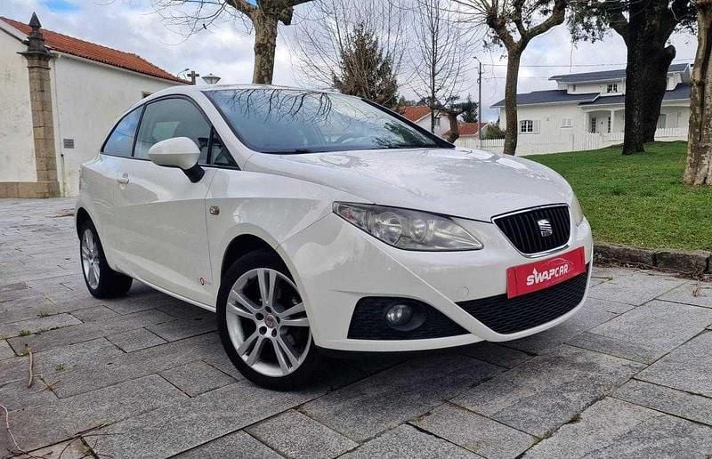 Usado Seat Ibiza Copa 90 HP (66 kW) 2011 Branco