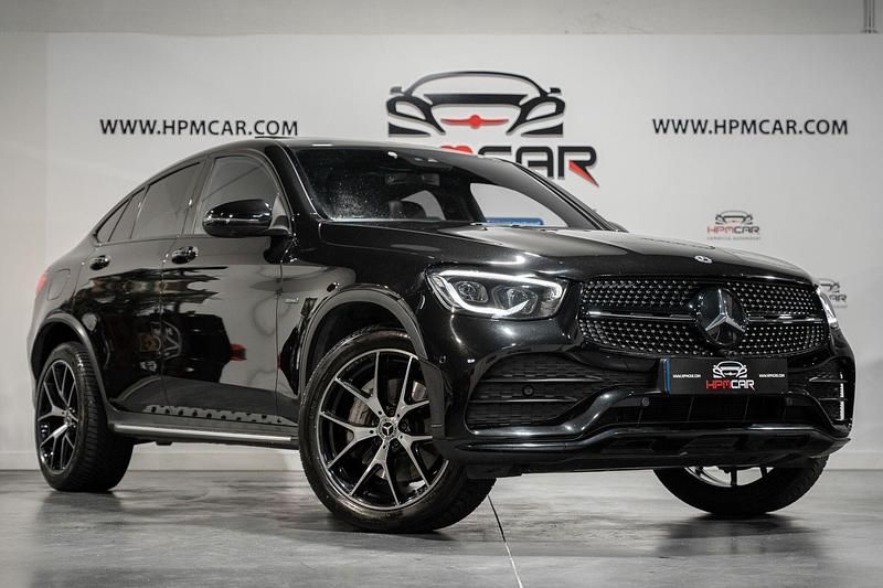 Preto Usado 2021 Mercedes GLC300 Coupé | € 52.900 (Caro) - Imagem 1/4