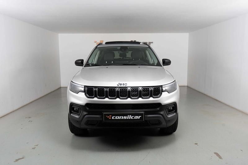 Cinza Usado 2022 Jeep Compass Trailhawk SUV | € 25.980 (Preço justo) - Imagem 1/4