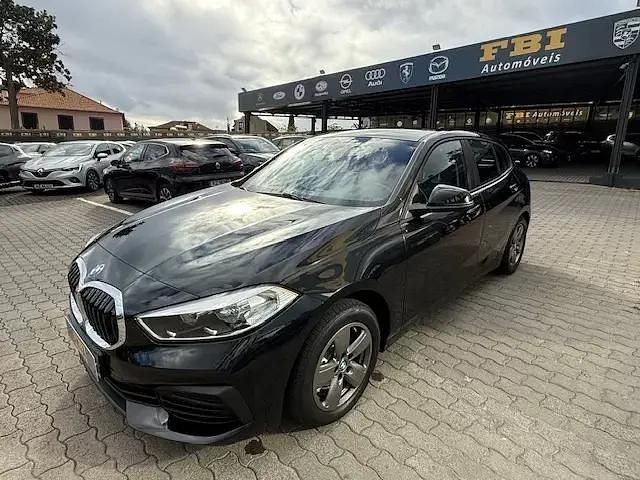 Preto Usado 2021 BMW 118 Comfort Edition Citadino | € 23.900 (Preço justo) - Imagem 1/4