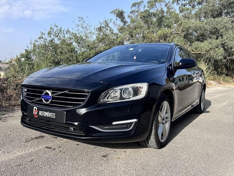 Usado 2015 Volvo V60 Carrinha | € 14.990 - Imagem 1/4