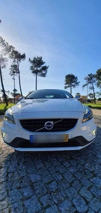 Usado 2015 Volvo V40 R-Design Carrinha | € 12.000 (Preço justo) - Imagem 1/4