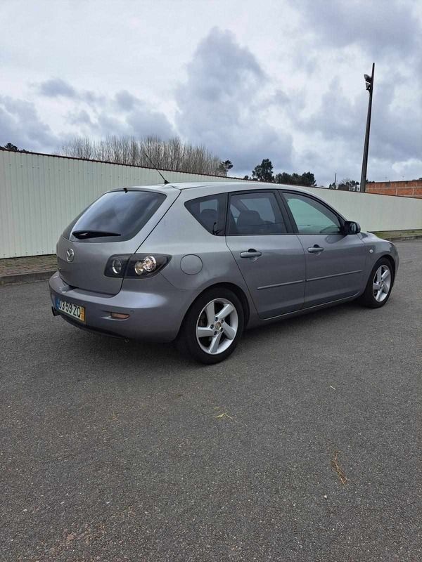 Usado Mazda 3 109 HP (80 kW) 2005 Cinzento Citadino