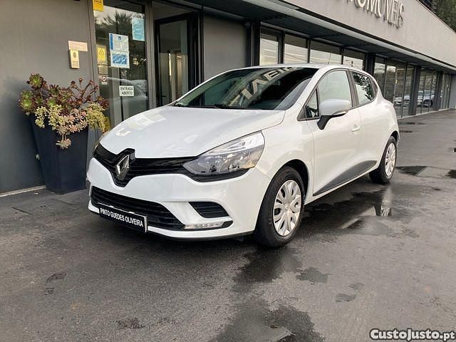 Branco Usado 2017 Renault Clio IV Zen Sedan | € 9.990 (Preço justo) - Imagem 1/1