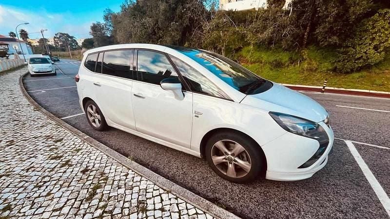 Usado Opel Zafira 165 HP (121 kW) 2013 Branco Monovolume