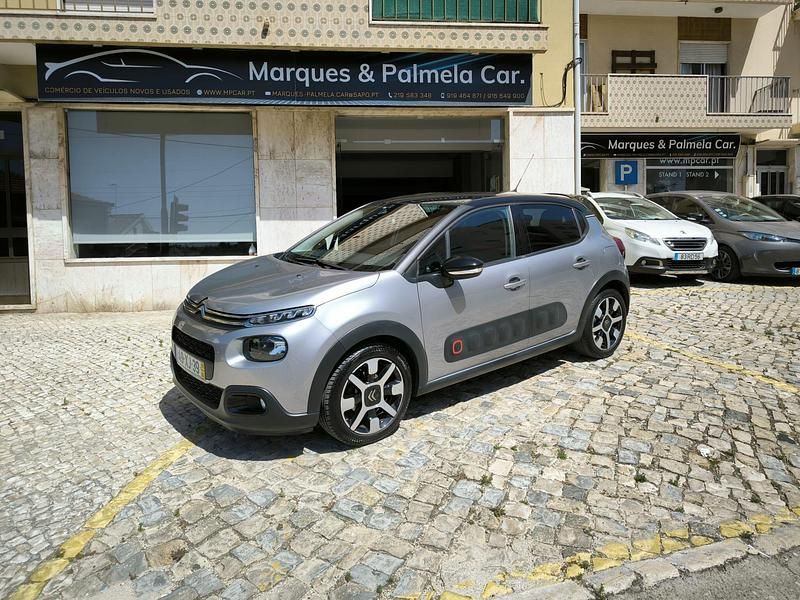 Cinza Usado 2019 Citroën C3 Shine Citadino | € 13.999 (Preço justo) - Imagem 1/4