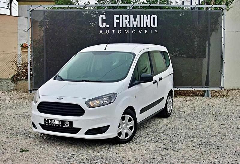 Branco Usado 2016 Ford Tourneo Courier Ambiente Monovolume | € 12.900 (Preço justo) - Imagem 1/4