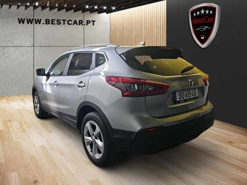 Usado Nissan Qashqai 110 HP (80 kW) 2018 Cinzento SUV