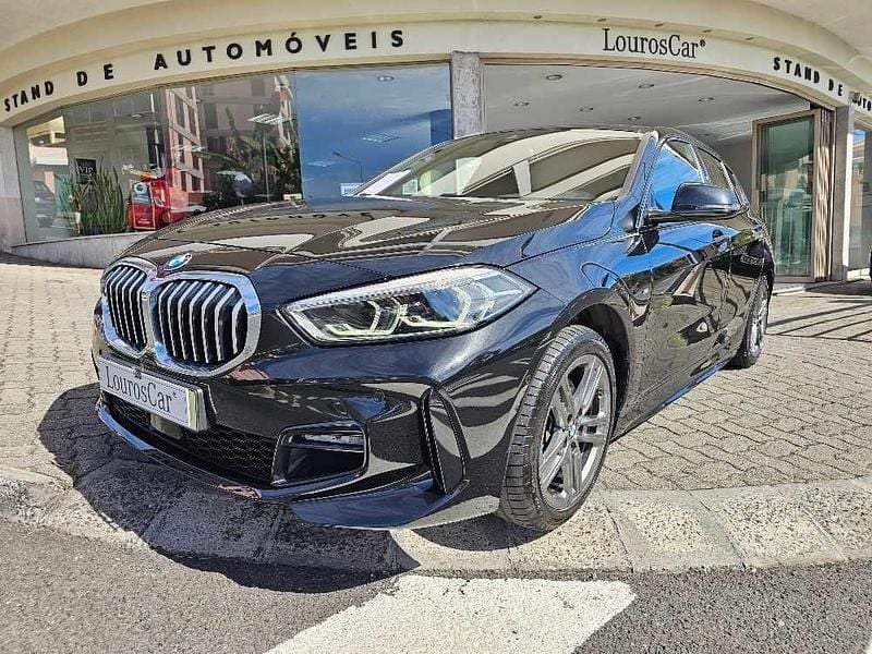 Preto Usado 2022 BMW 116 Citadino | € 28.500 (Preço justo) - Imagem 1/4