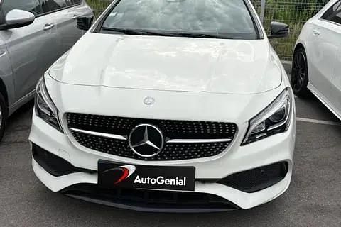 Branco Usado 2017 Mercedes CLA180 AMG line Sedan | € 23.990 (Caro) - Imagem 1/1