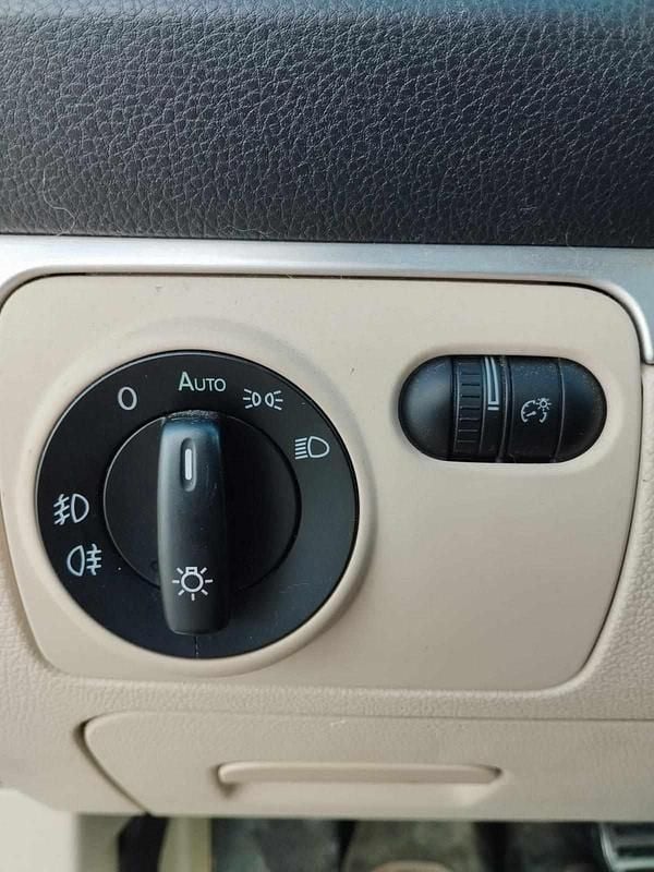 Usado VW Eos 140 HP (102 kW) 2008 Azul Cabrios