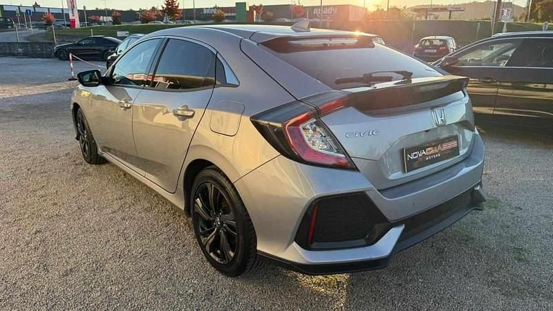 Usado Honda Civic 126 HP (92 kW) 2019 Cinzento