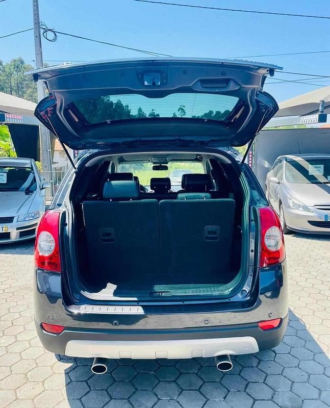 Usado Chevrolet Captiva 127 HP (93 kW) 2007 Preto SUV