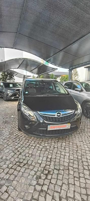 Usado Opel Zafira 136 HP (100 kW) 2016 Preto Monovolume