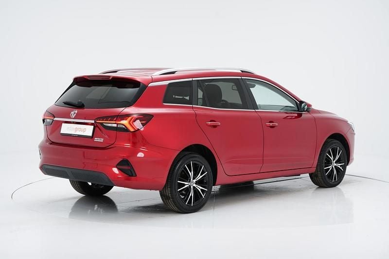 Usado MG MG5 EV Luxury 114 kW (156 HP) 2022 Vermelho Carrinha