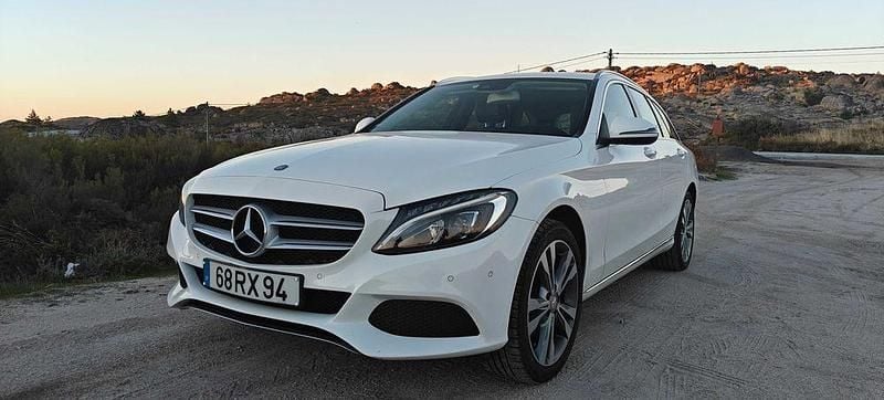Usado 2015 Mercedes C220 Sedan | € 27.500 (Caro) - Imagem 1/4