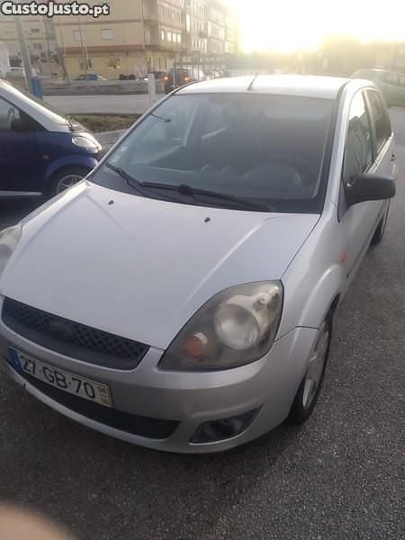 Usado Ford Fiesta 74 HP (54 kW) 2008 Cinza Citadino