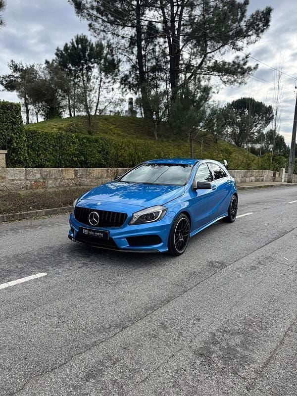 Usado Mercedes A220 AMG 170 HP (125 kW) 2013 Azul