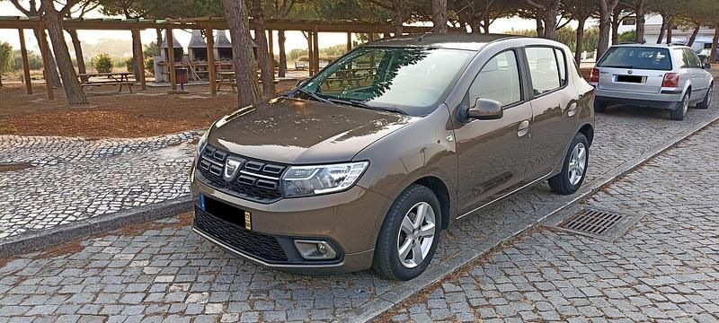 Castanho Usado 2017 Dacia Sandero Comfort Citadino | € 7.950 (Super Preço) - Imagem 1/4