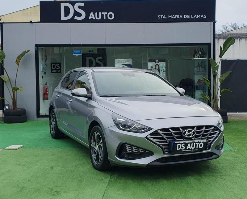 Cinzento Usado 2022 Hyundai i30 | € 16.800 (Bom preço) - Imagem 1/4