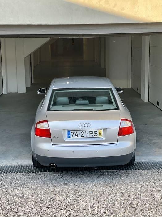 Usado 2001 Audi A4 Sedan | € 2.650 (Bom preço) - Imagem 1/4