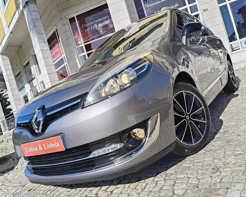 Cinzento Usado 2013 Renault Grand Scénic III Bose Edition Monovolume | € 11.980 (Bom preço) - Imagem 1/4
