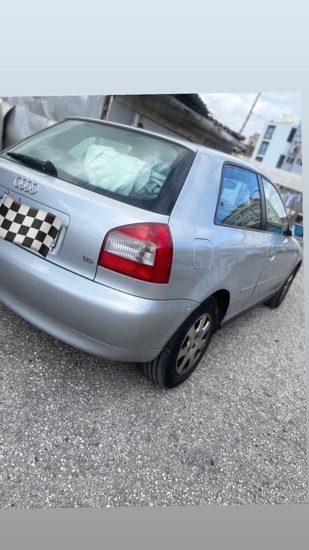 Cinzento Usado 2001 Audi A3 Citadino | € 1.600 - Imagem 1/4