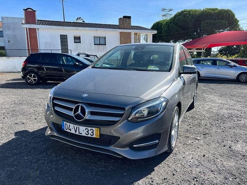Usado 2016 Mercedes B200 Monovolume | € 13.900 - Imagem 1/4