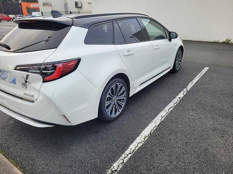 Usado Toyota Corolla Sport 122 HP (89 kW) 2021 Sedan