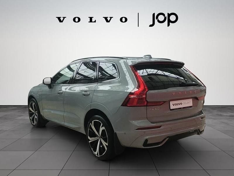 Usado Volvo XC60 Plus 350 HP (257 kW) 2024 Cinzento SUV