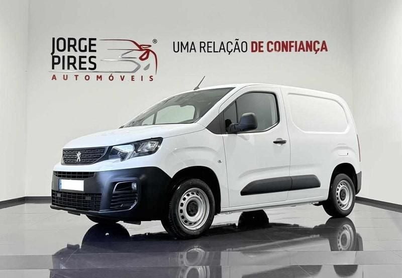 Branco Usado 2021 Peugeot Partner Monovolume | € 13.490 (Preço justo) - Imagem 1/4