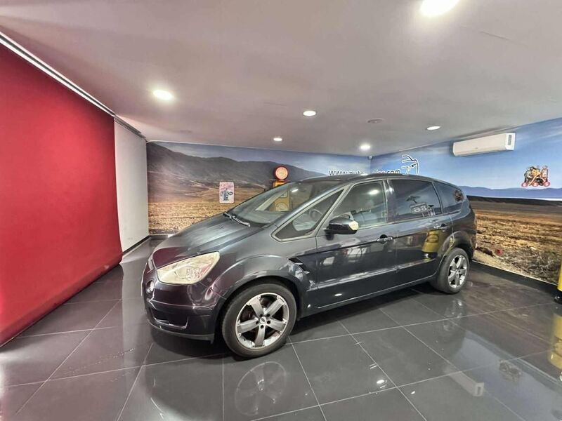 Cinza Usado 2009 Ford S-MAX Trend Monovolume | € 7.500 (Preço elevado) - Imagem 1/4