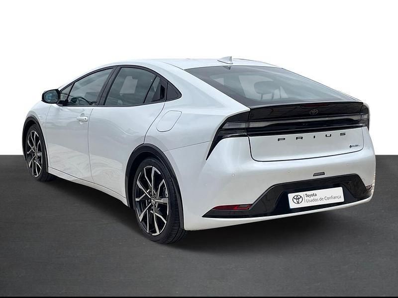 Usado Toyota Prius Luxury 223 HP (164 kW) 2024 Branco (pintura metalizada especial) Citadino