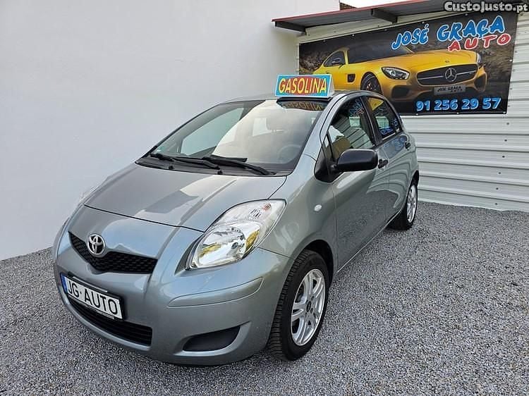 Cinza Usado 2010 Toyota Yaris | € 6.950 (Bom preço) - Imagem 1/1