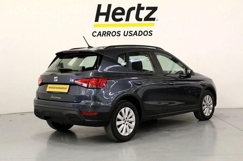 Usado Seat Arona Style 95 HP (69 kW) 2023 Cinza SUV