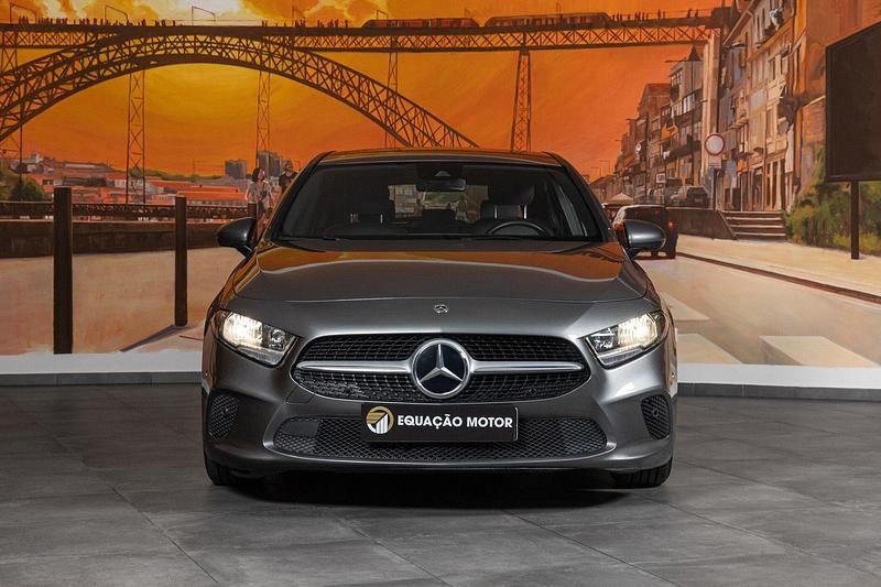 Usado Mercedes A160 Style 109 HP (80 kW) 2020 Cinza