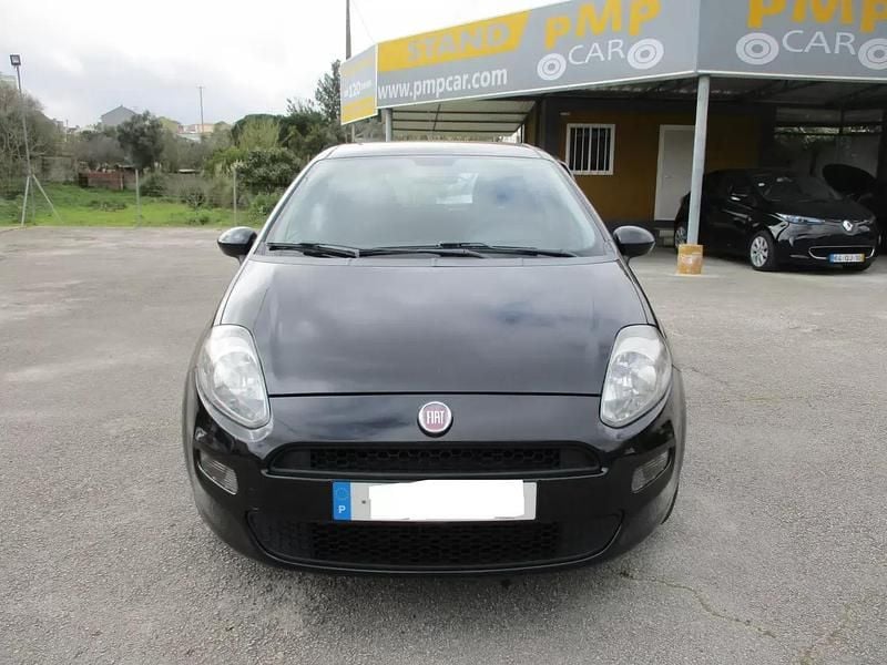Usado Fiat Punto Easy 95 HP (69 kW) 2014 Preto Citadino