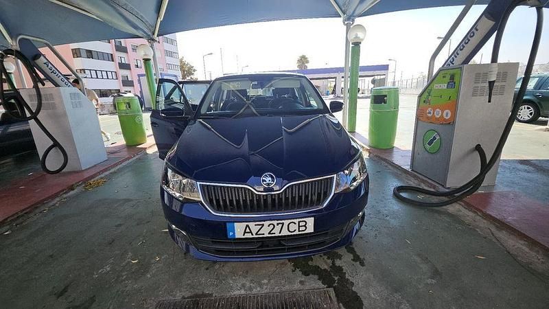 Usado Skoda Fabia 75 HP (55 kW) 2016 Sedan