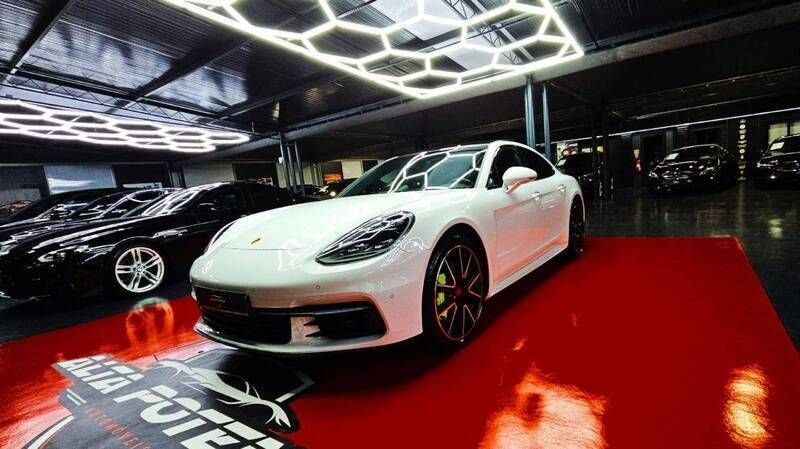 Usado Porsche Panamera 462 HP (339 kW) 2018 Branco Sedan