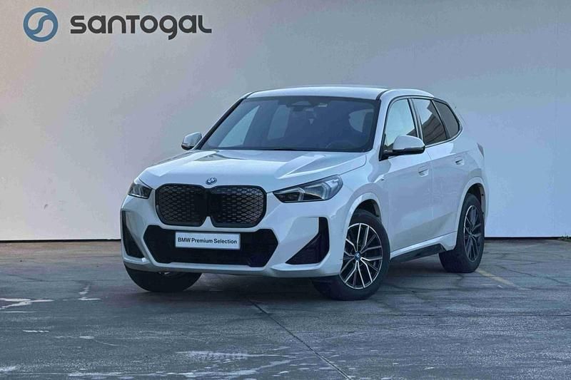 Branco Usado 2023 BMW iX SUV | € 46.000 - Imagem 1/4