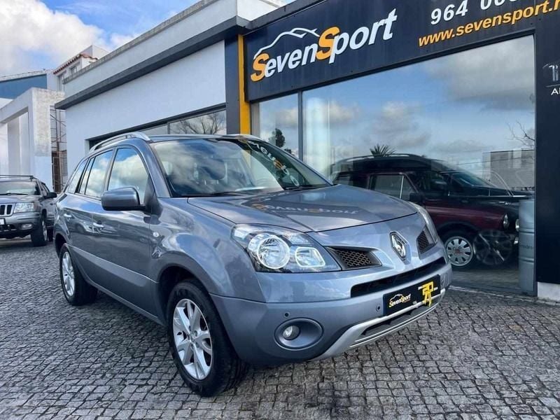 Cinzento Usado 2008 Renault Koleos Dynamique SUV | € 10.000 - Imagem 1/4